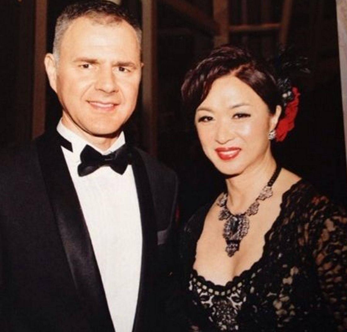 《金星秀》停播6年，金星亮相干女儿婚礼，55岁的她身材好气质佳