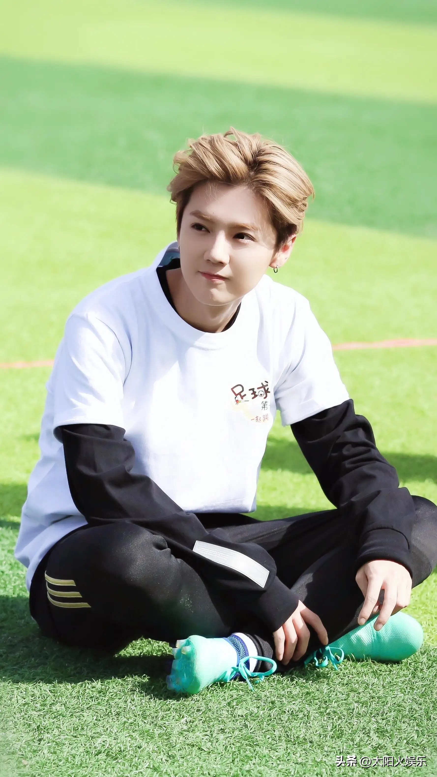 鹿晗踢足球属于什么水平,鹿晗足球什么水平