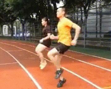 短跑100米动作训练,100米短跑的技巧的起跑动作