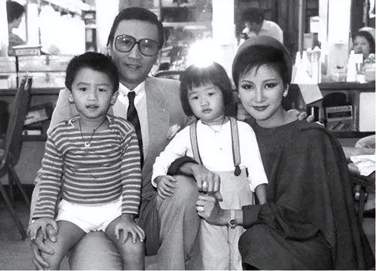 向华强和谢贤李小龙,谢贤成龙视频