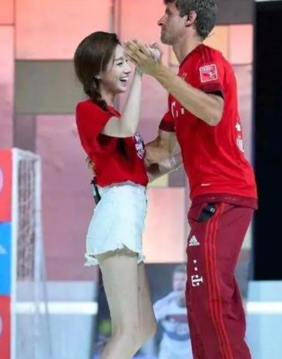 马凡舒和网红合影,被马凡舒拒绝的网红