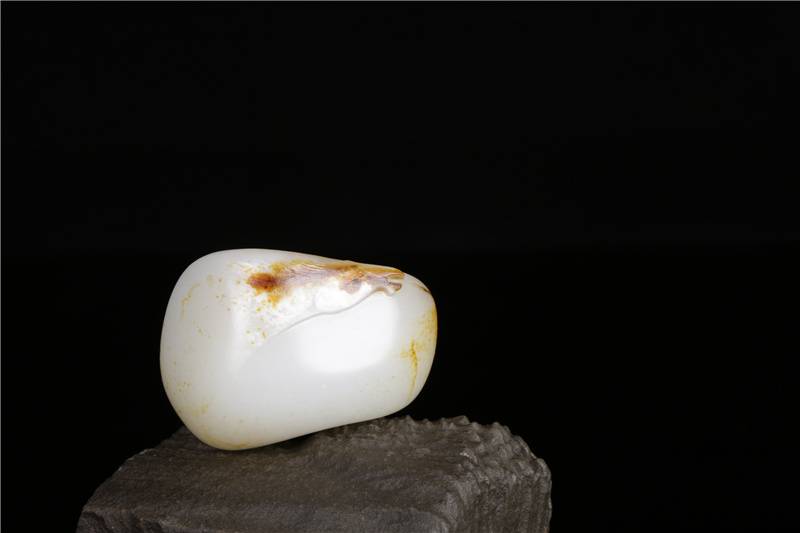 几百块钱能买到羊脂玉吗,两千块钱能买到羊脂玉吗