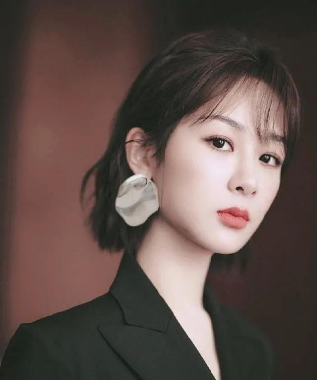 杨紫脸部最近是不是又整了,杨紫脸怎么样了