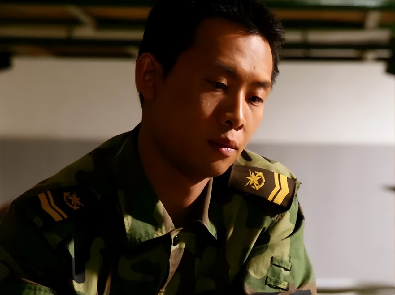 靳东和雷佳音近况,雷佳音和靳东谁的名气更大