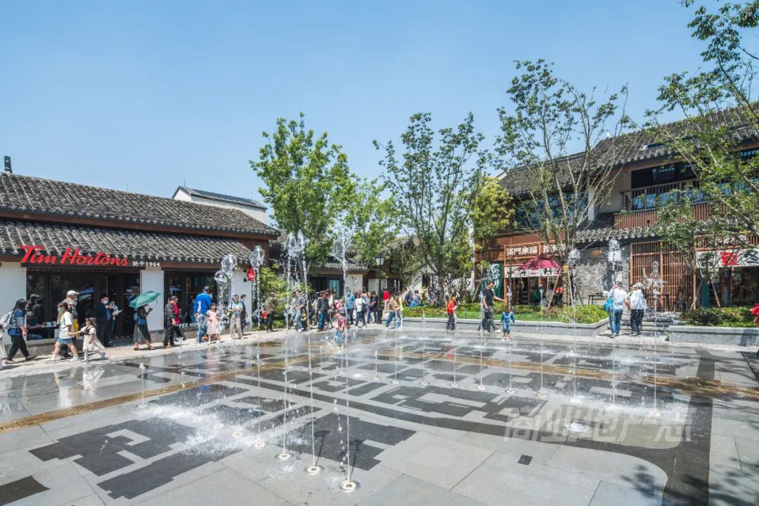 CRR百图斩｜公园里的新天地：上海蟠龙天地