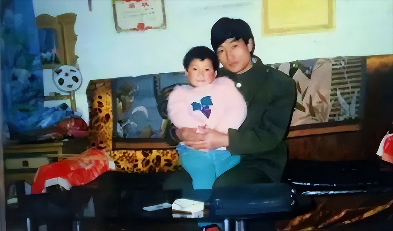 养父扛煤气罐供成博士,养父扛煤气罐培养女博士的原视频