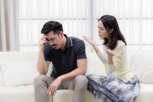 老人捡弃婴考上清华父母认亲,女子捡到弃婴7年父母找到