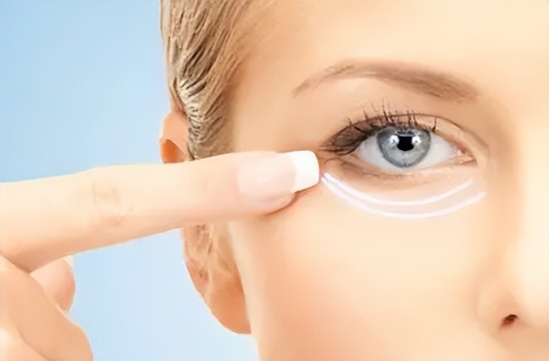 上海九院做泪沟眼袋哪个医生最好,上海九院隆鼻韦敏多少岁了