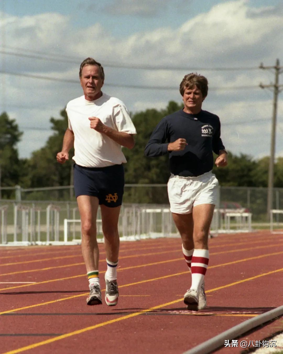 他打造了美国政治史最脏竞选,却被命运掐断了脖子