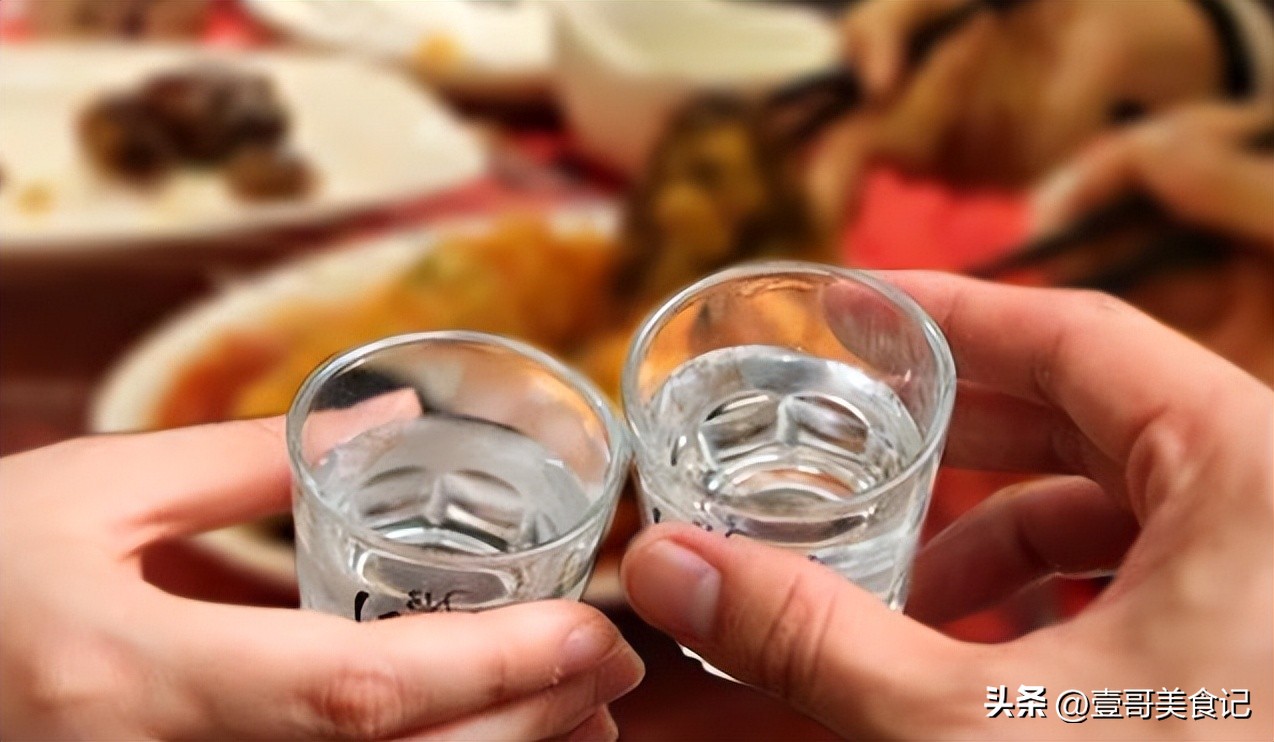 同样是粮食酒茅台为什么这么贵,同样的茅台为什么那么贵