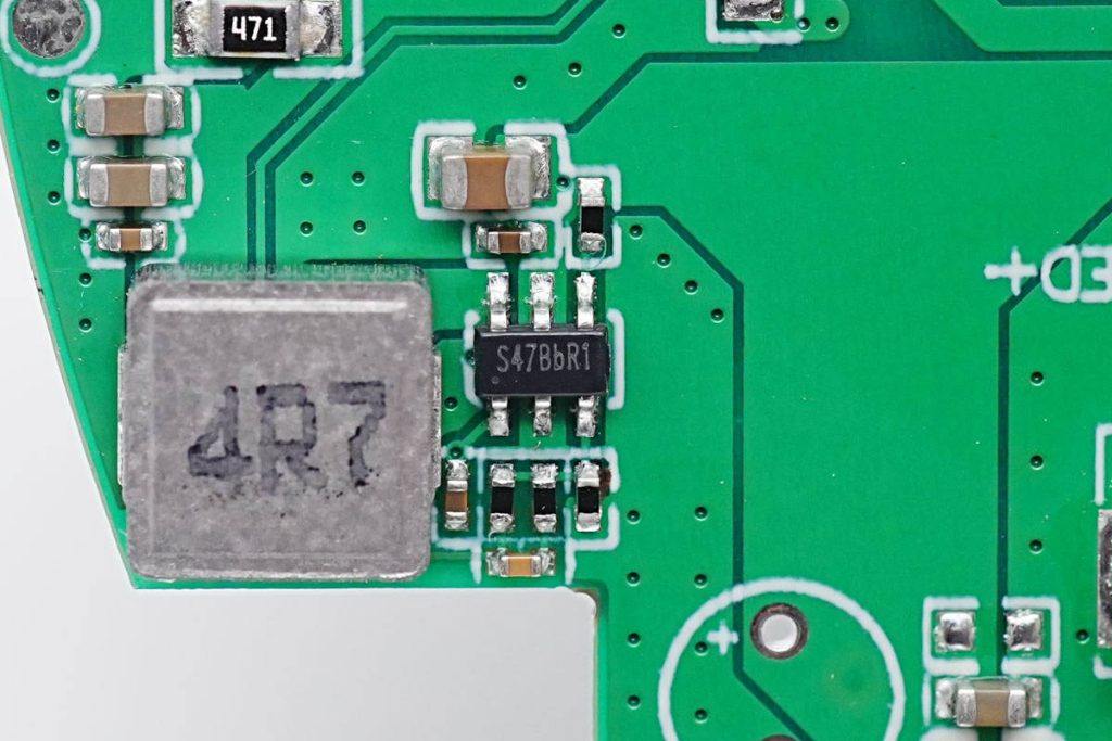 磁吸无线充电宝拆机测评,苹果原装磁吸充电器拆解