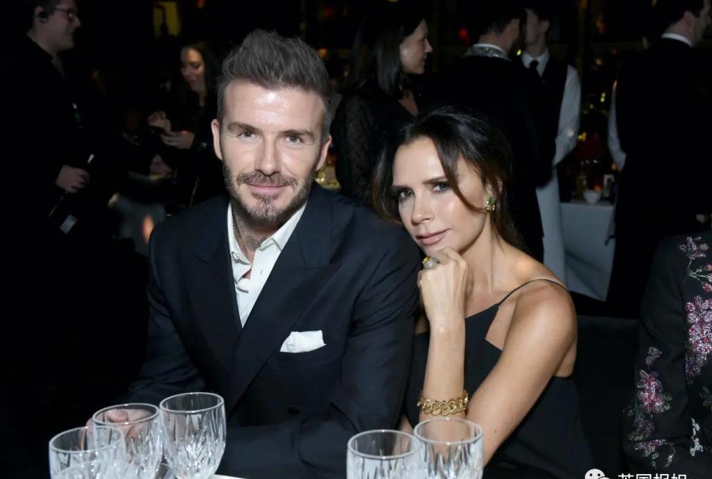 贝嫂狂晒48岁小贝半裸翘臀照，全球网友狂欢：谢嫂子带看男菩萨！