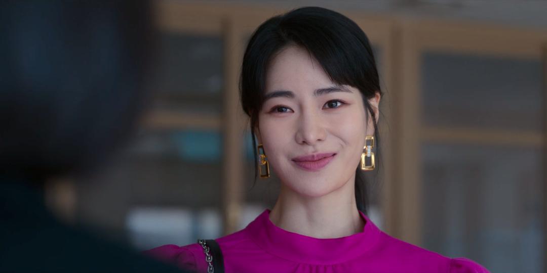 黑暗荣耀里妍珍直发采访片段,黑暗荣耀妍珍哪一集被女二发现