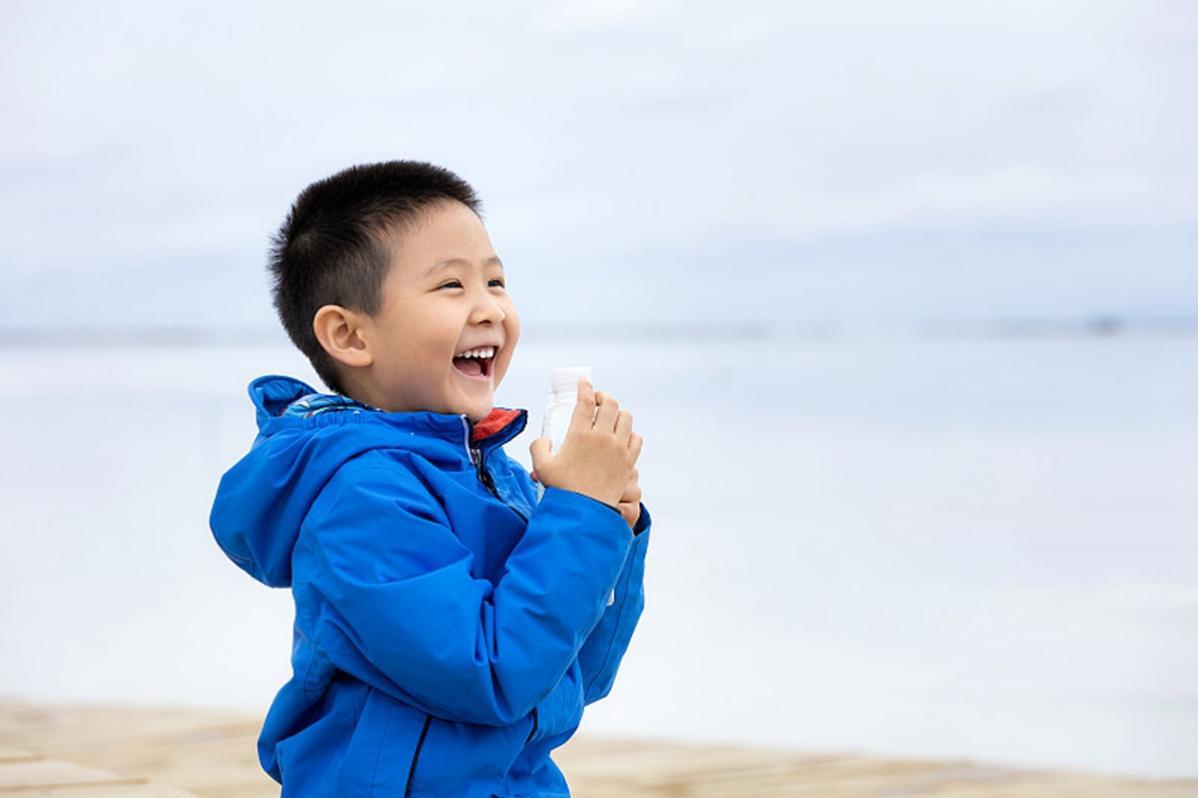 家有男孩该怎么培养？父母坚持4个原则，孩子未来更有担当