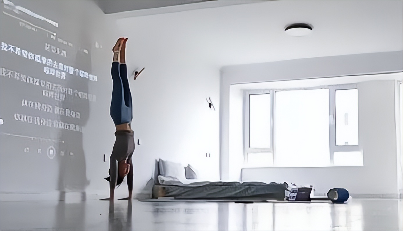 90后上班族一个月开销,90后月入2万却只花250元攒钱买房