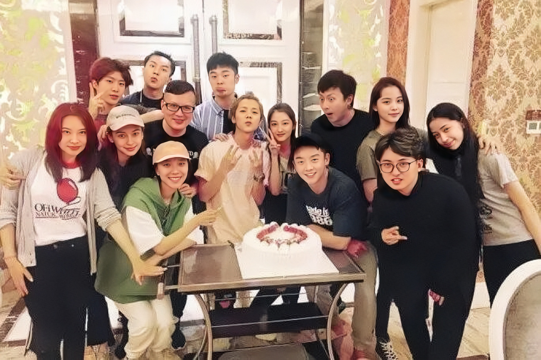 娱乐圈很残酷的现实,娱乐圈残酷真相完整版