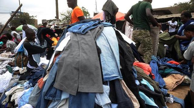 在非洲卖中国不要的衣服，一天狂赚20万！女式内衣最受当地人欢迎