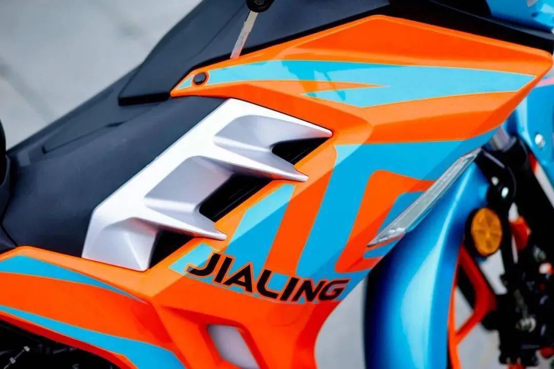 嘉陵新款冒险弯梁首次曝光,嘉陵svr180时尚版