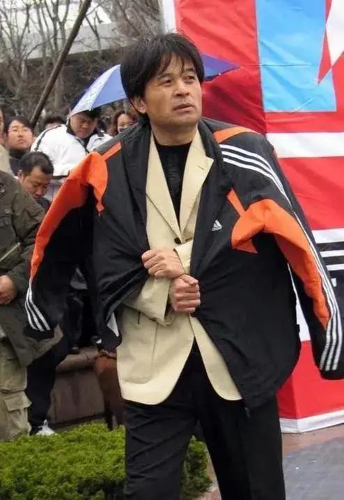 64岁毕福剑近况曝光！曾祸从口出被央视开除，如今竟成了如此模样