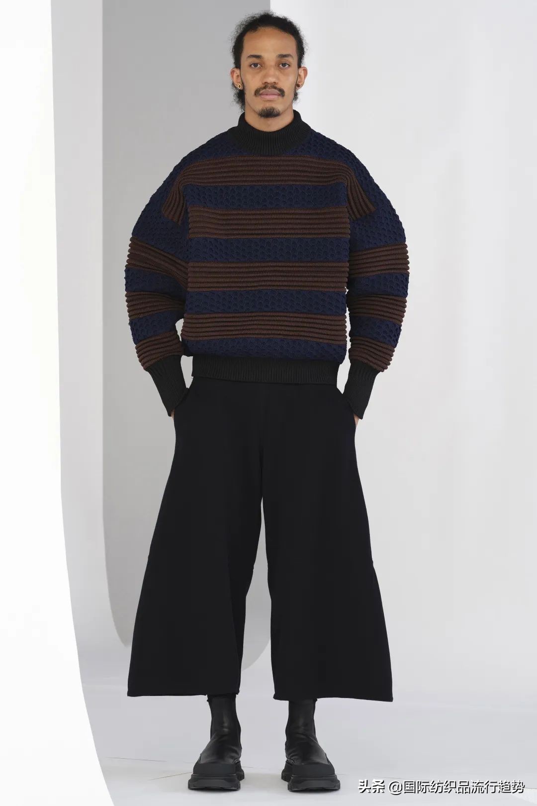 把服装当作思想的容器！看高桥祐介将美学融入到针织艺术中