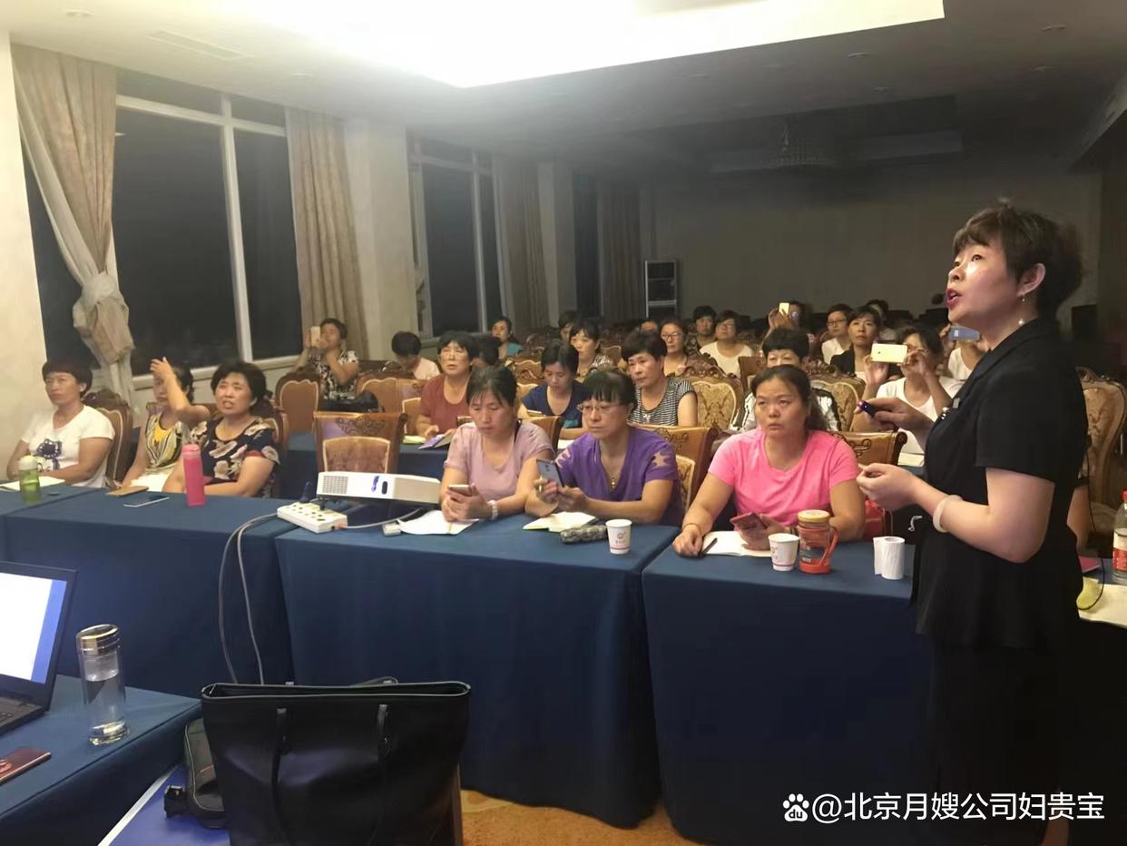 北京十月阳光月嫂培训费多少钱,北京月嫂培训中心哪家最好