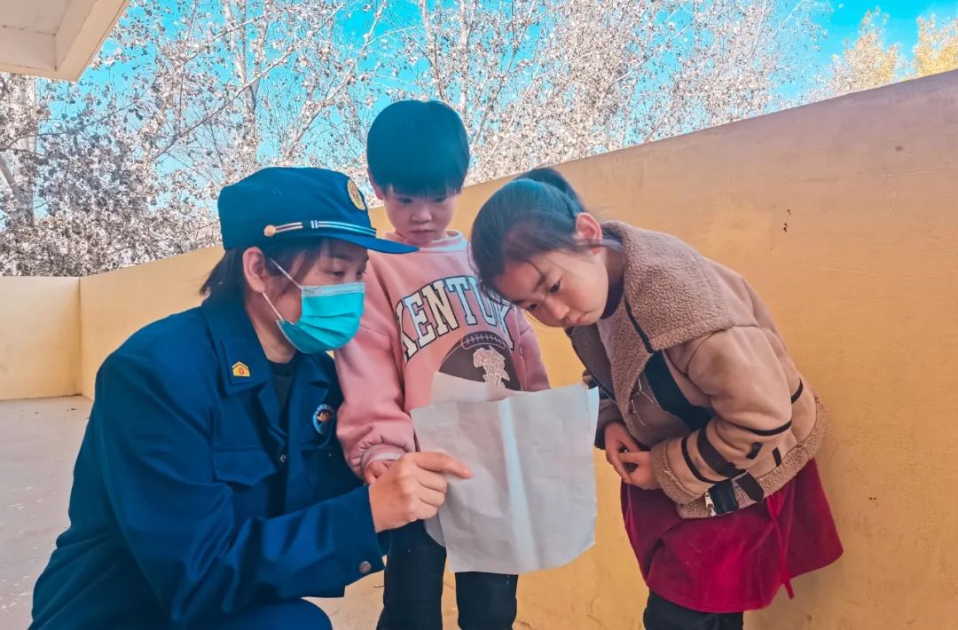 消防安全进百校宣传教育系列活动,走进学校开展消防安全宣传第一课