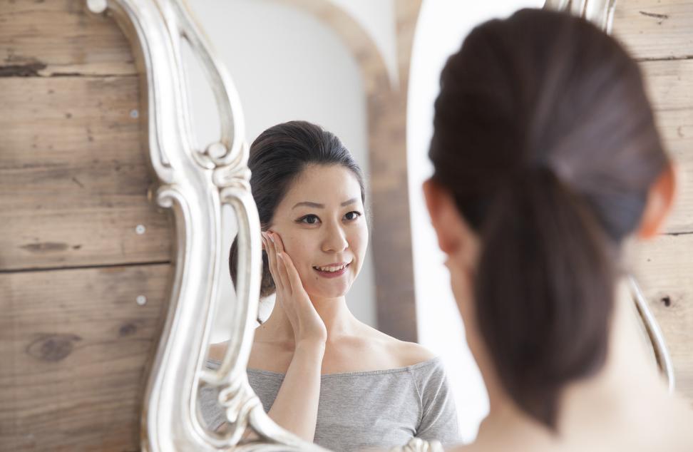 女人常吃什么美容抗衰老,女人不要想着用什么护肤品抗衰