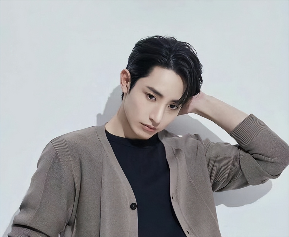 她是所有韩国男人的女神，却甘愿当小三嫁57岁导演，败尽多年名声