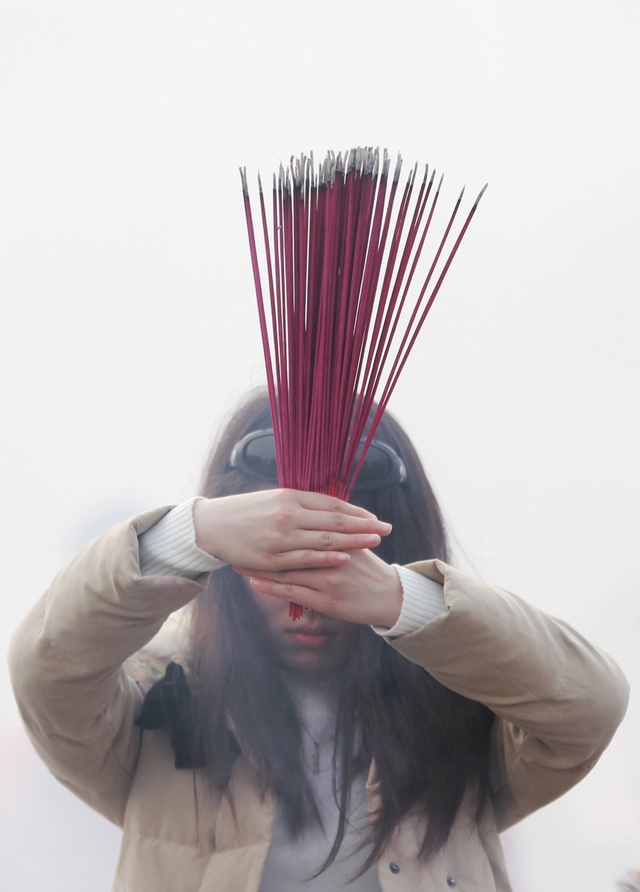 烧香烧到长生香有什么好处,烧断头香代表什么