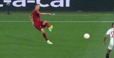 好诡异！足坛阴暗执法总是针对几支球队？黄健翔提出裁判阳光法案