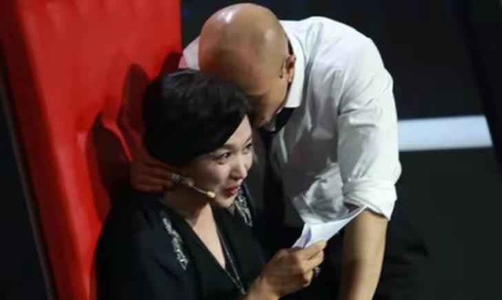 乐嘉为什么变成现在这个样子,跌下神坛的乐嘉真的落魄了吗