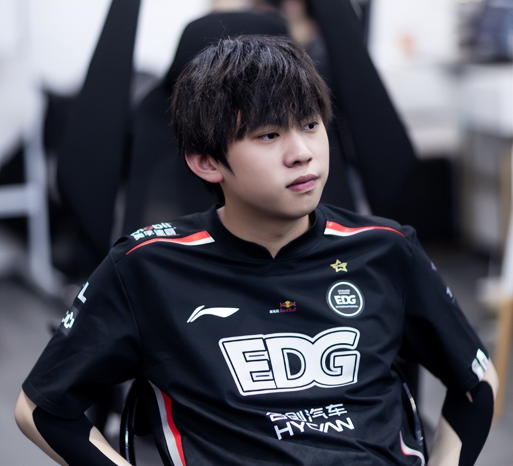 RNG发微博为自家AD维权，当事人硬刚：V我50我就删！