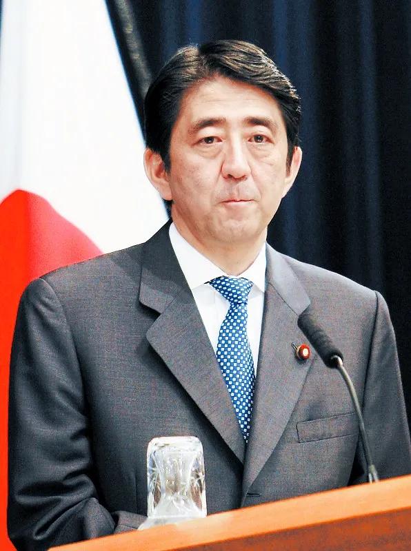 日本前首相安倍晋三演讲时被枪杀,安倍晋三演讲时胸部中枪死亡