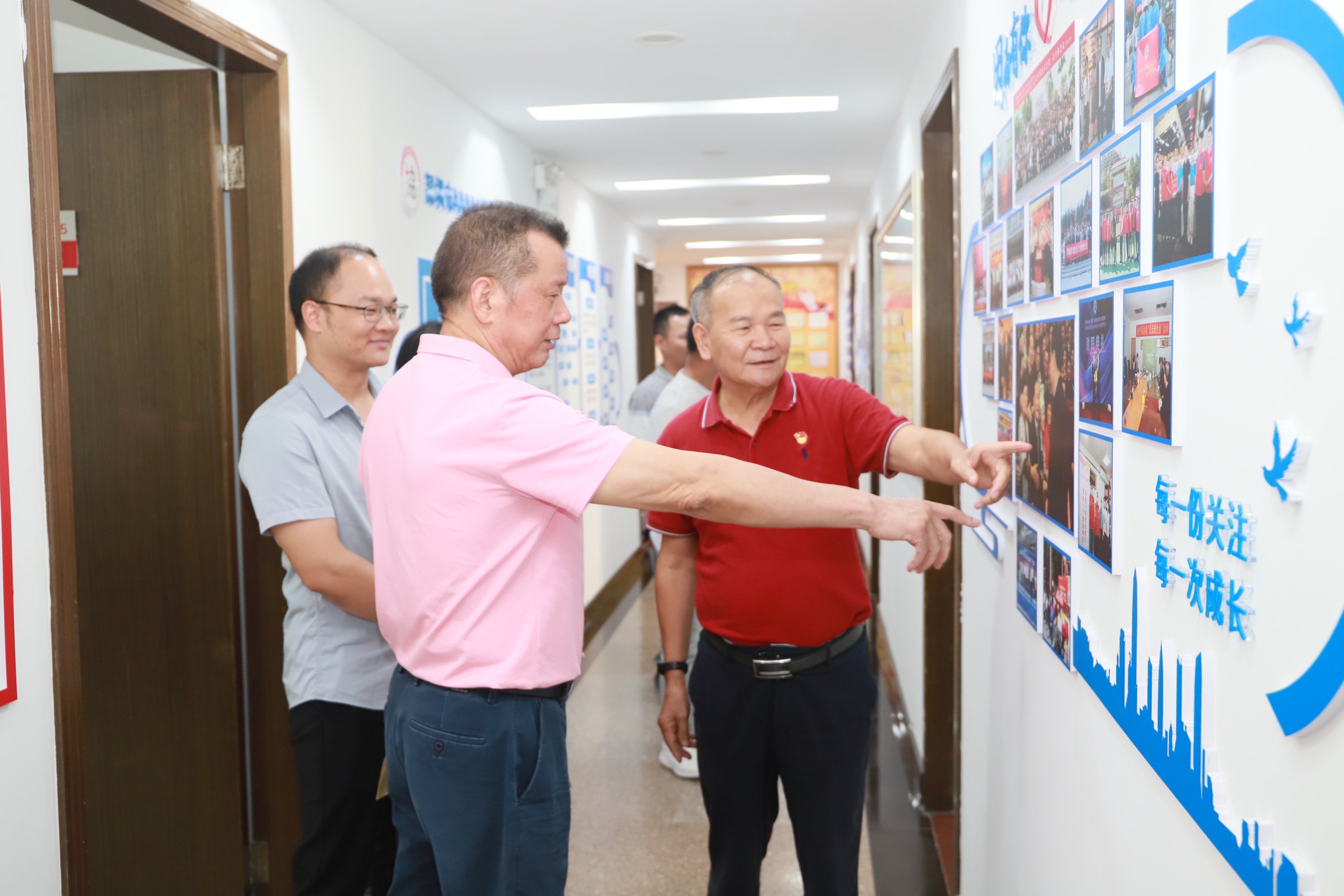 广胜达公司*党**委书记吴韩景率队莅会交流*党**建工作