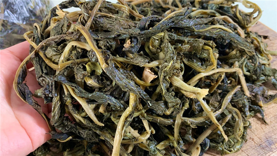 冬季，吃萝卜白菜不如吃它，营养极高，正当季，晒干炖肉吃特香