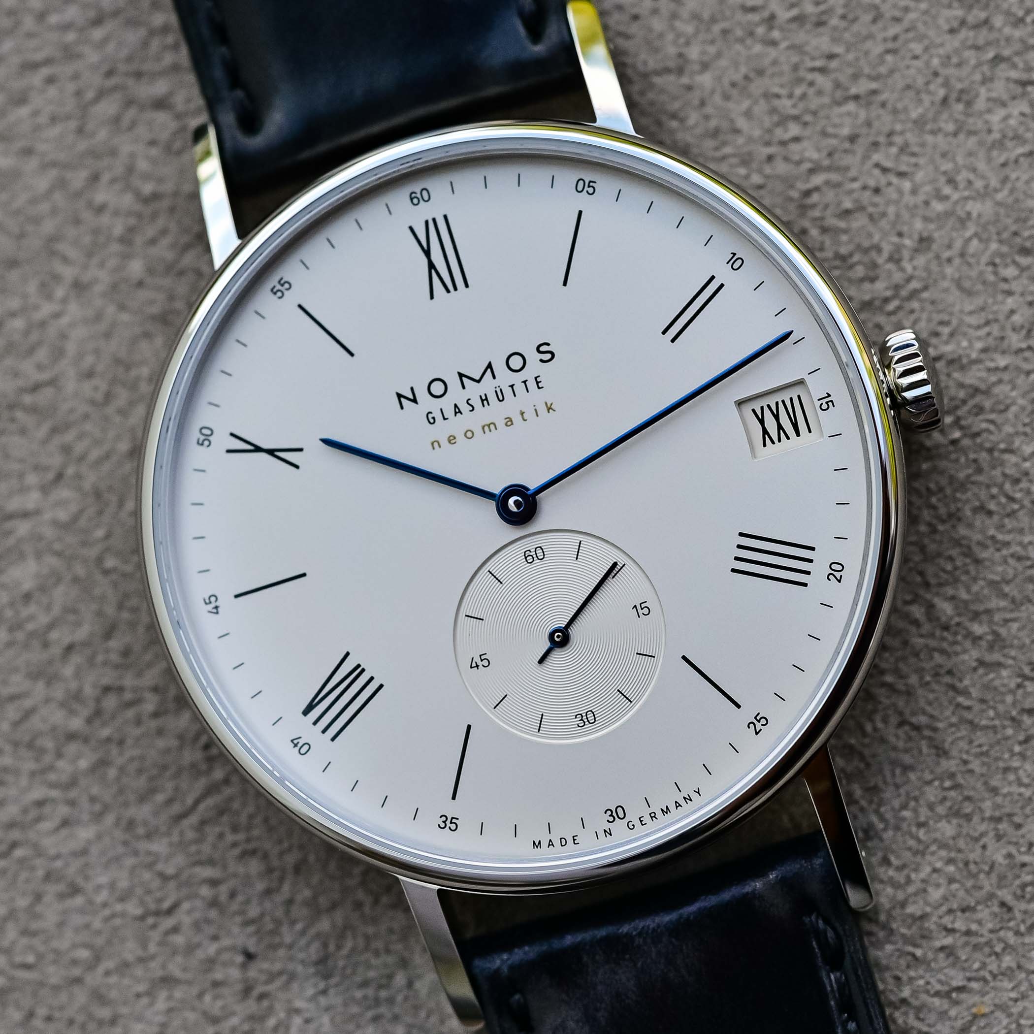 nomos鎵嬭〃鏈夊甫鏃ュ巻鐨勫悧,nomosludwig鎵嬭〃