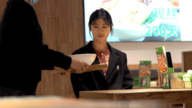 蒙自源过桥米线云南正宗第一名,云南蒙自第一碗米线