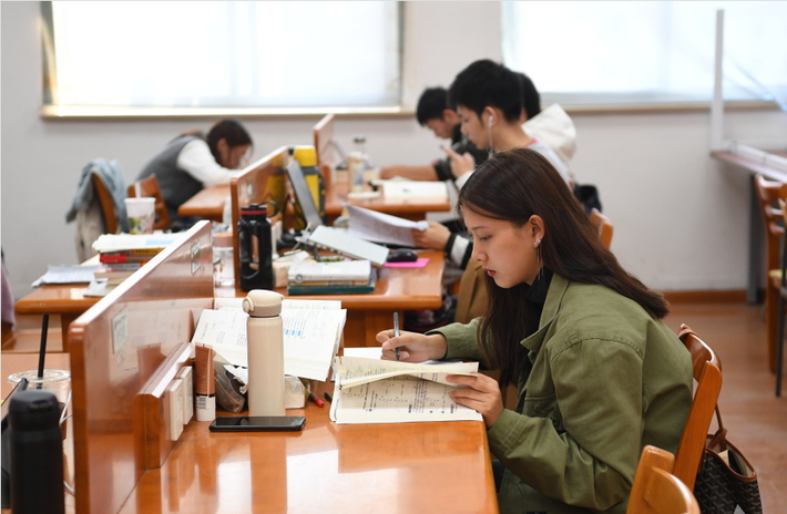 读研导师没有课题怎么办,读研期间拒绝导师的课题