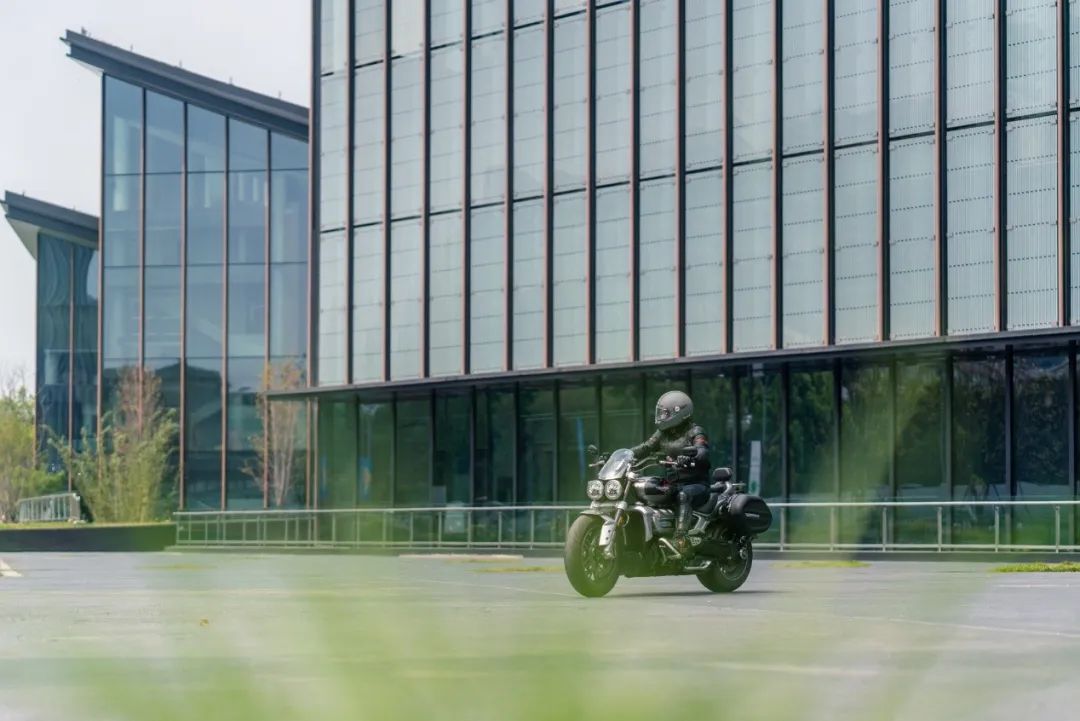 凯旋火箭3优缺点,火箭凯旋3新款试驾