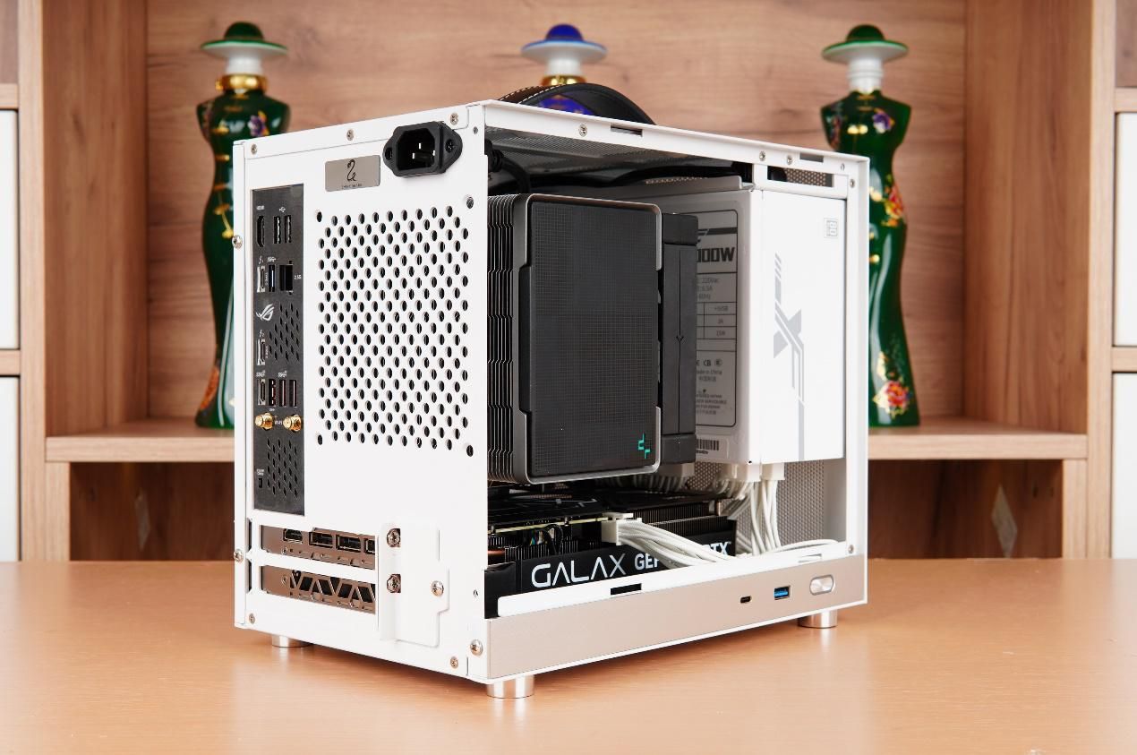 itx机箱闪鳞g200装机推荐,闪鳞g200机箱尺寸