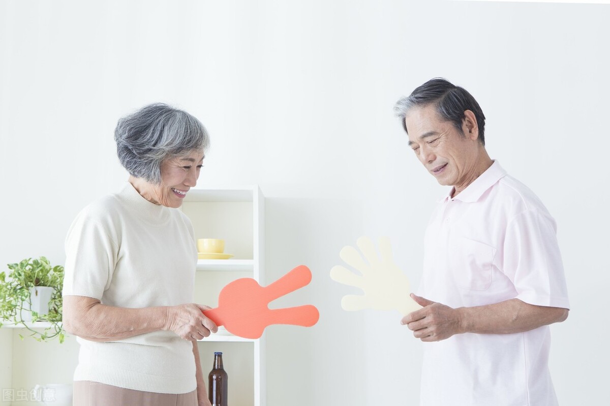 踢足球比赛时休克,踢足球突发倒地怎么急救