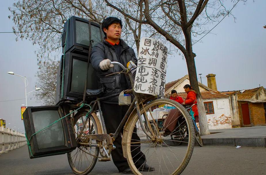 河南最励志小县城：曾穷到娶不起老婆，如今靠捡垃圾搞定奔驰