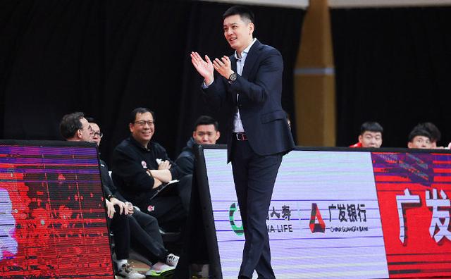 张镇麟34分辽宁胜青岛,辽宁对广东张镇麟2分追平比分