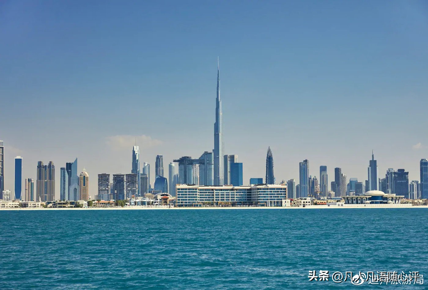 展开迪拜的这把“东方折扇”