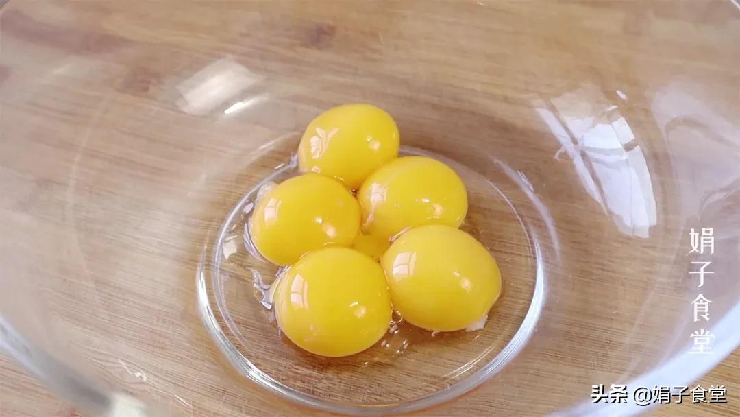 想吃蛋糕不用出去买教你在家做,蛋糕简单又好吃不用电饭煲