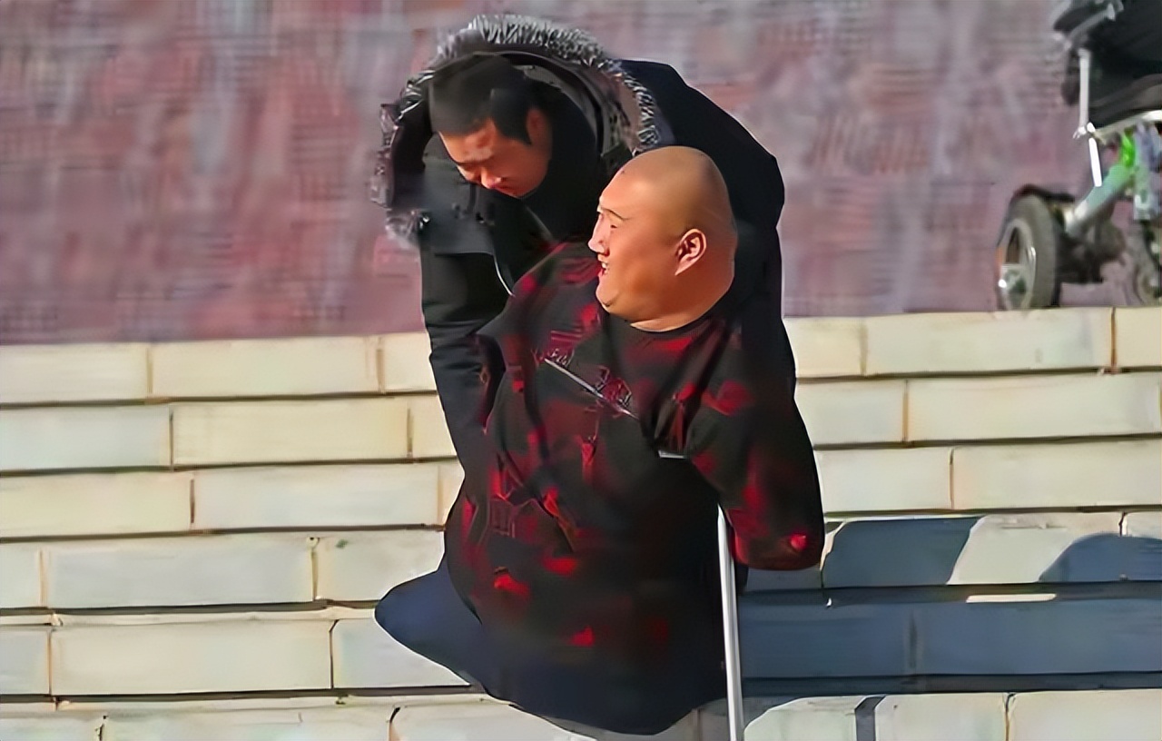 杈藉畞灏忎紮澶╃敓娌℃湁鎵嬭剼,鐢蜂汉鍑虹敓灏辨病鎸囩敳