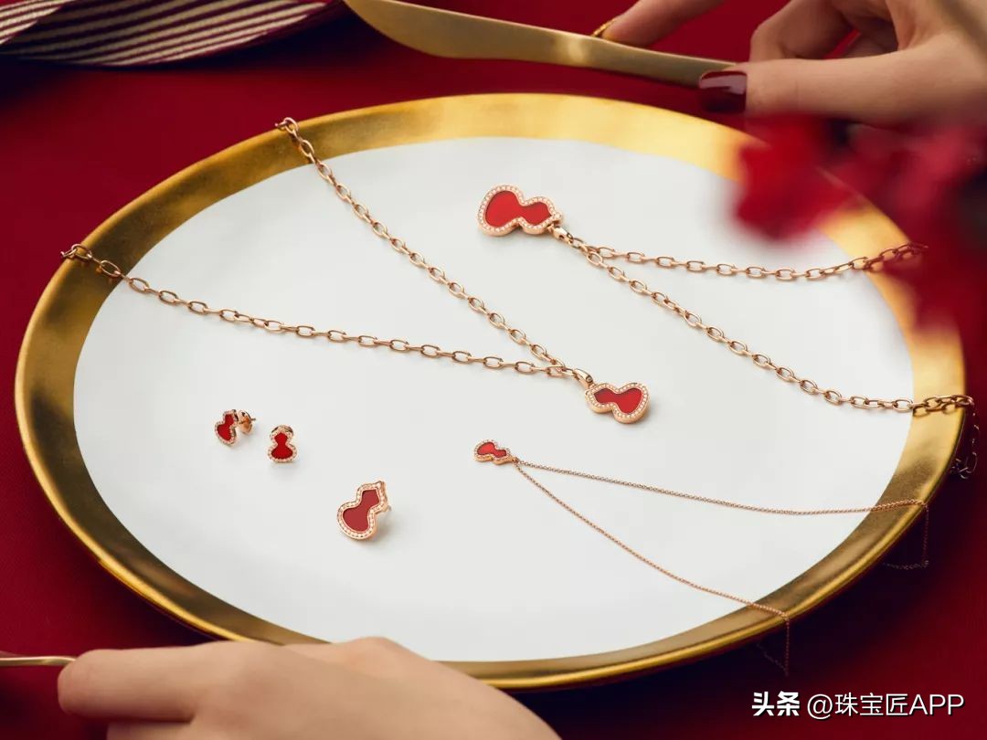 最适合新年戴的9款大牌红色珠宝,红色的珠宝