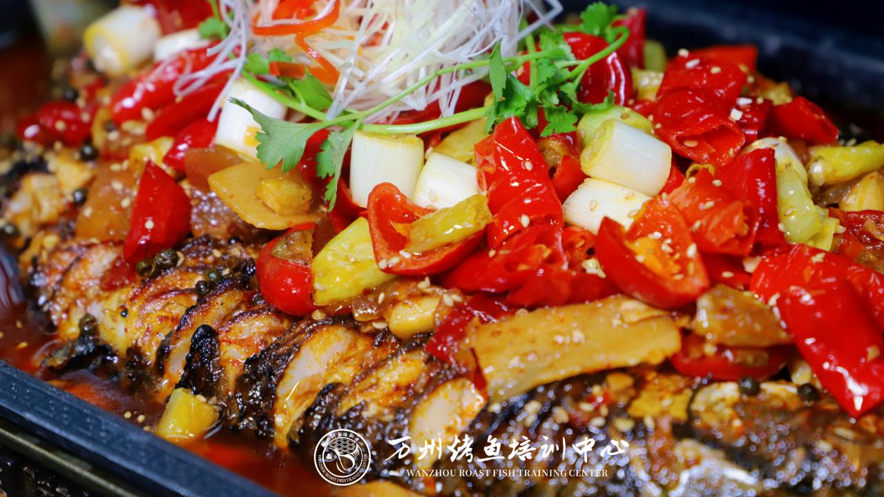 重庆烤鱼怎么做好吃视频教程,家庭烤鱼的做法和配料视频