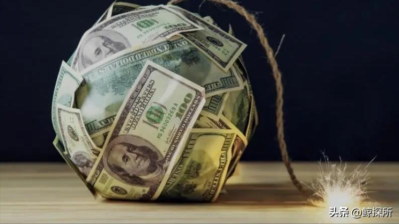 中国刚增持完200亿美债，美就下狠手，美*官高**：维持对华关税惩罚