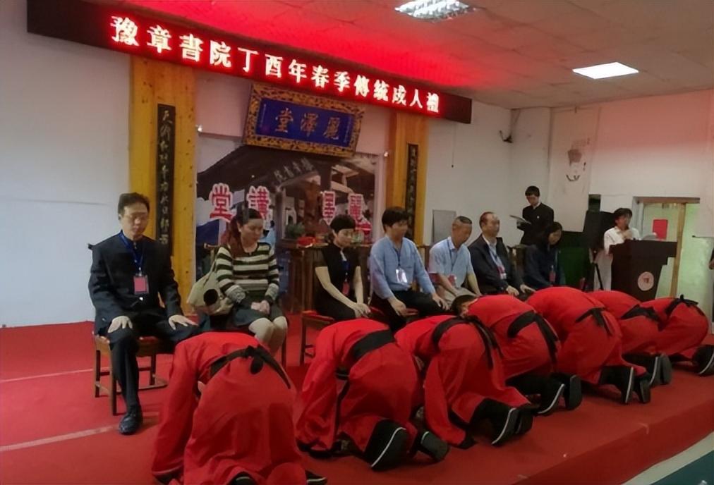 电击殴打*虐性**！盈利400亿的“人间炼狱”，竟是家长亲手打造的